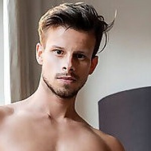 Maxx Gun - Facts, Bio, Career, Net Worth | AidWiki