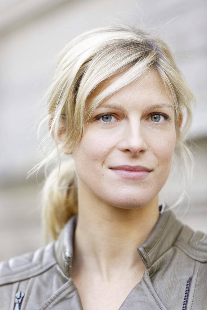 Alexia Barlier-ami0817