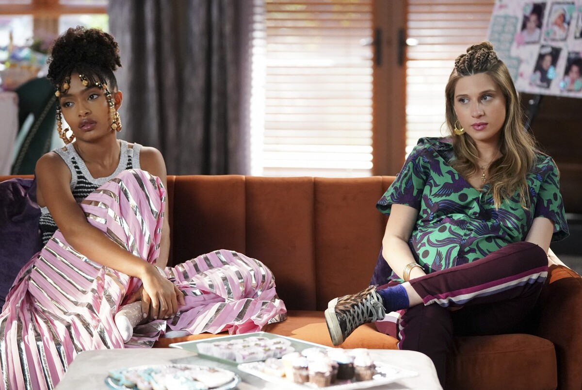 Emily Arlook-straight_guy18