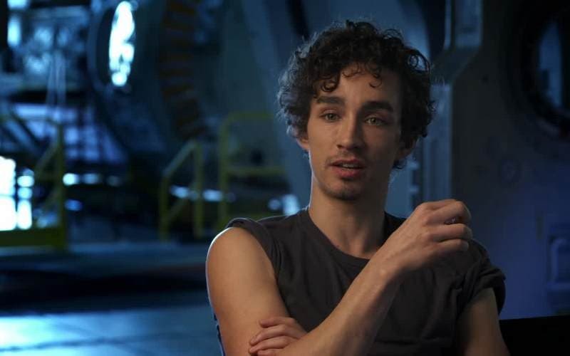 Robert Sheehan - Facts, Bio, Career, Net Worth.