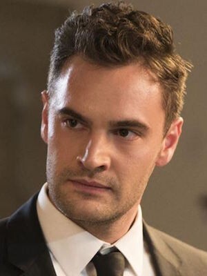 Tom Bateman-noodityfun