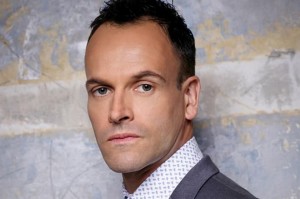 Jonny Lee Miller