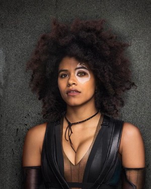 Zazie Beetz-smylaxer